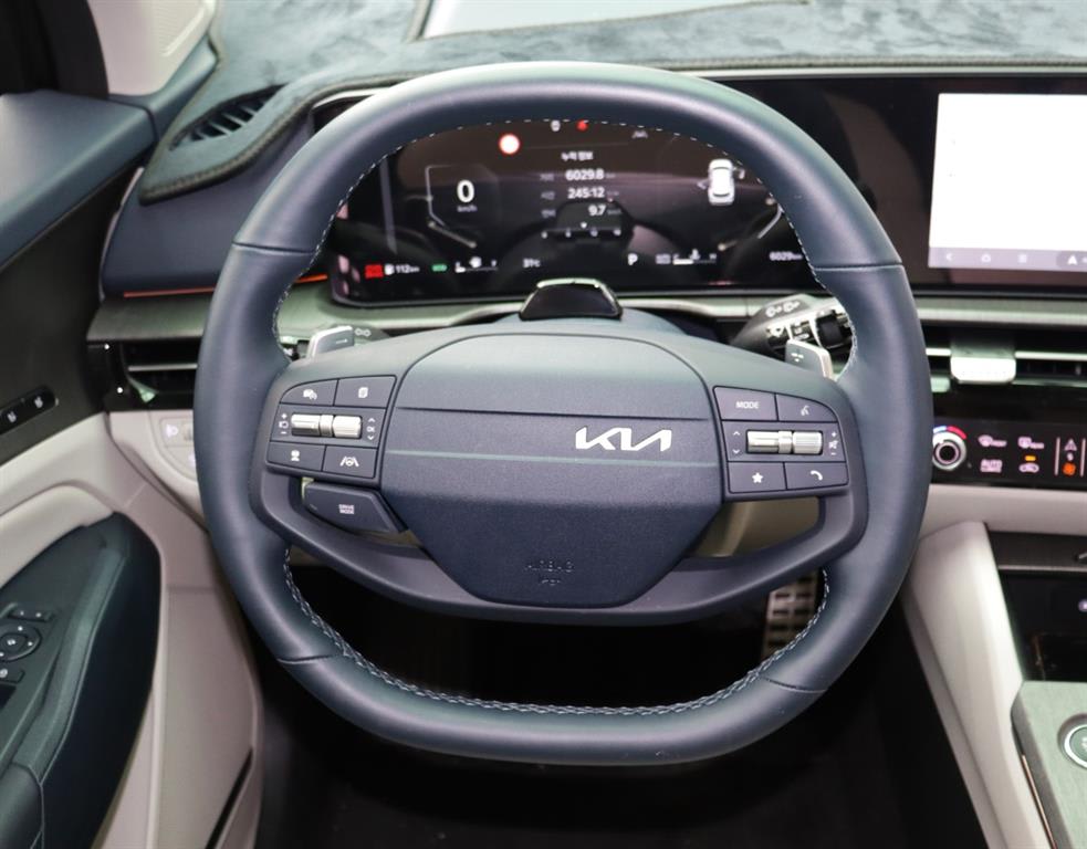 2025 Kia Sportage 1.6 Negro - Miniatura 7