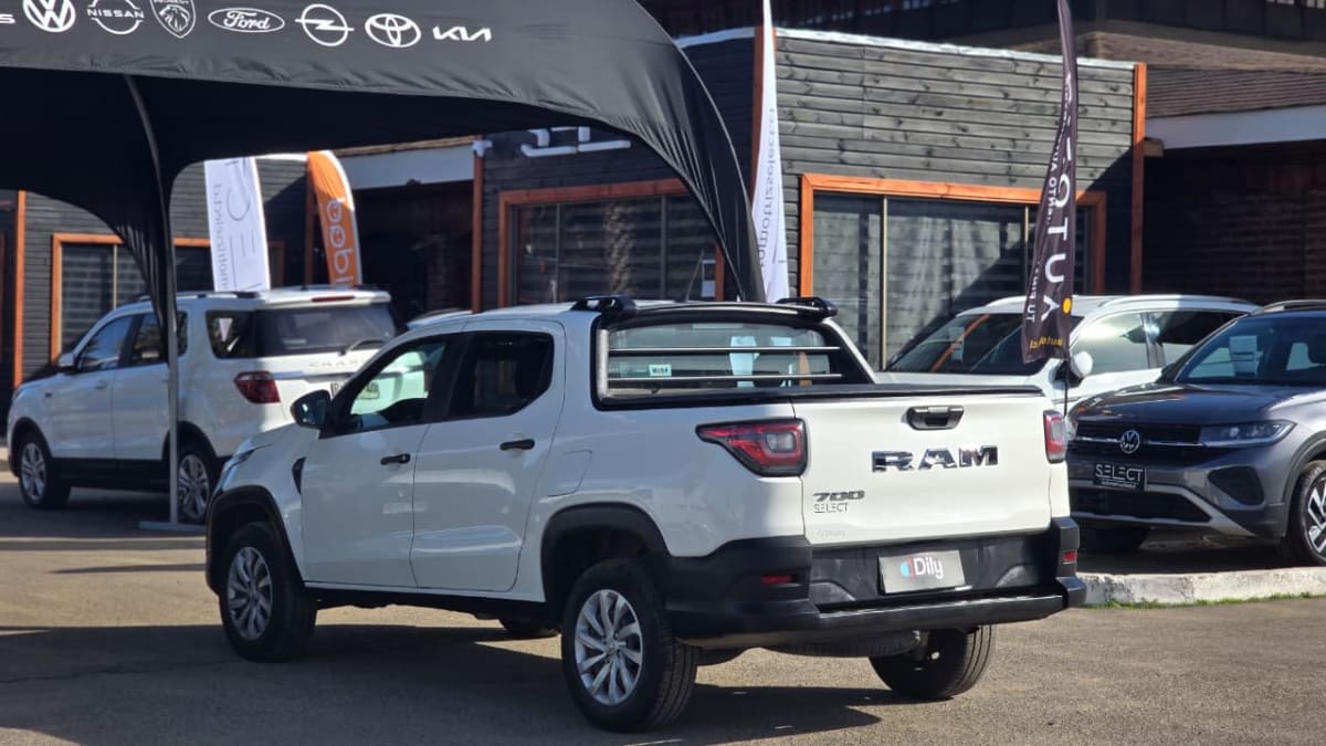 2023 RAM 700 SLT - Miniatura 8
