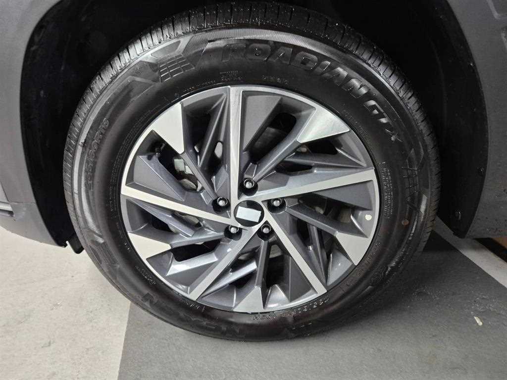 2023 Hyundai Tucson (NX4) Gris - Miniatura 5