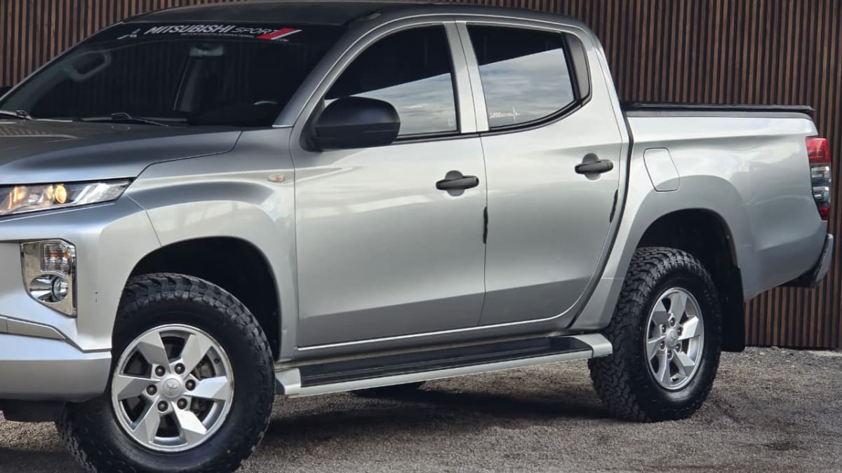 2022 Mitsubishi L200 Work - Miniatura 3