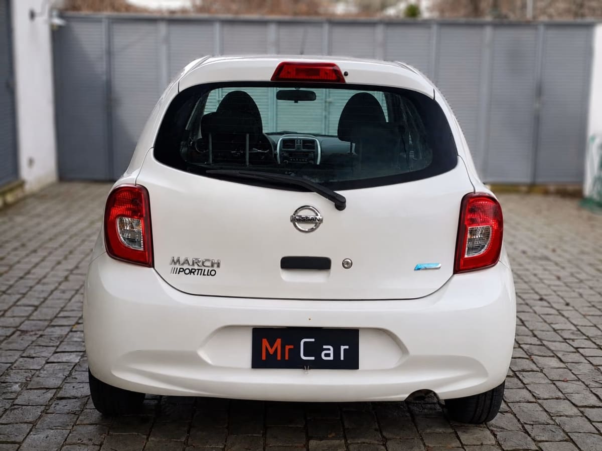 2017 Nissan March Blanco - Miniatura 5