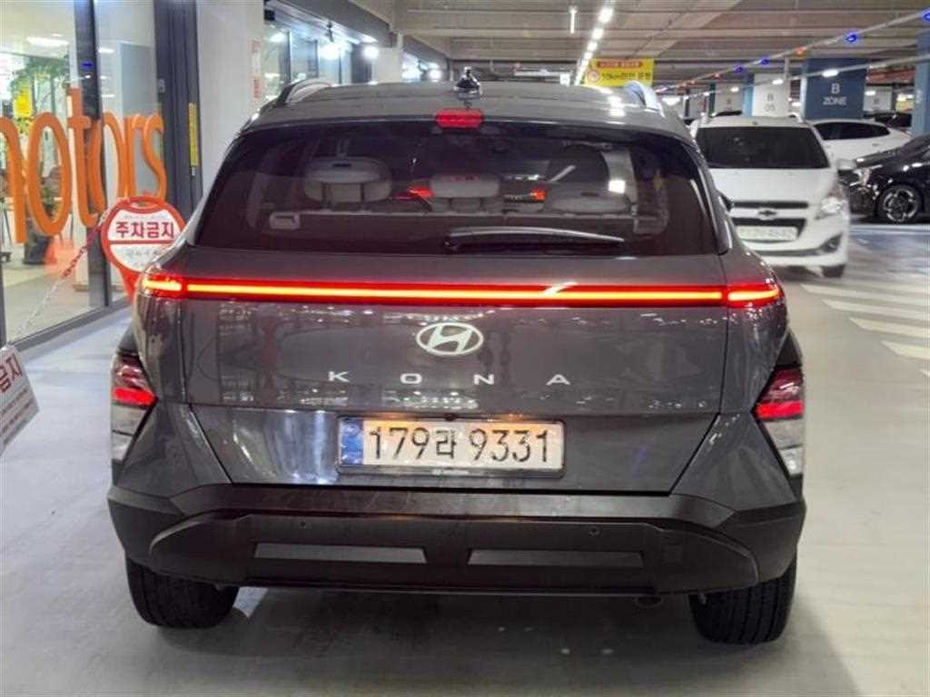 2026 Hyundai Kona New Gris - Miniatura 5