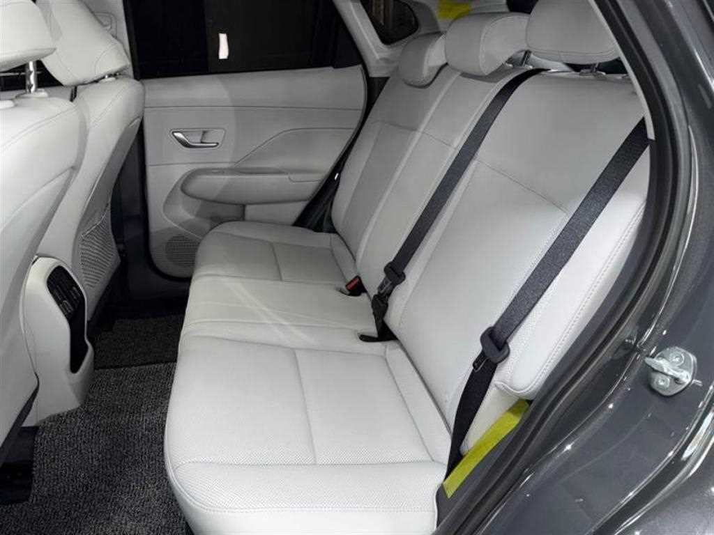 2026 Hyundai Kona New Gris - Miniatura 7