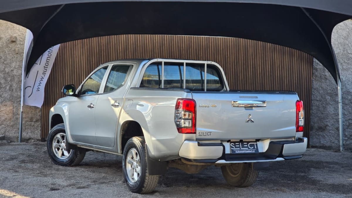 2022 Mitsubishi Katana CRT - Miniatura 7
