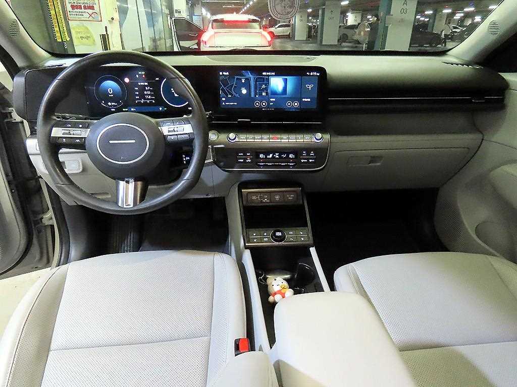 2023 Hyundai Kona New Gris - Miniatura 10