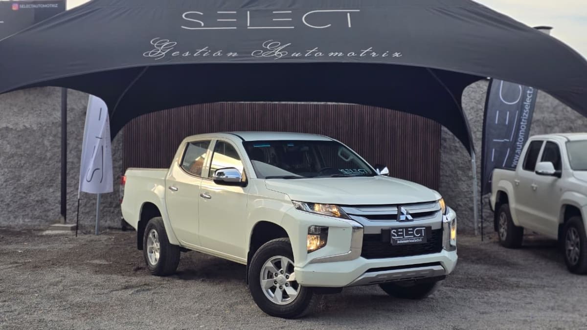 2023 Mitsubishi L200 Katana - Miniatura 8