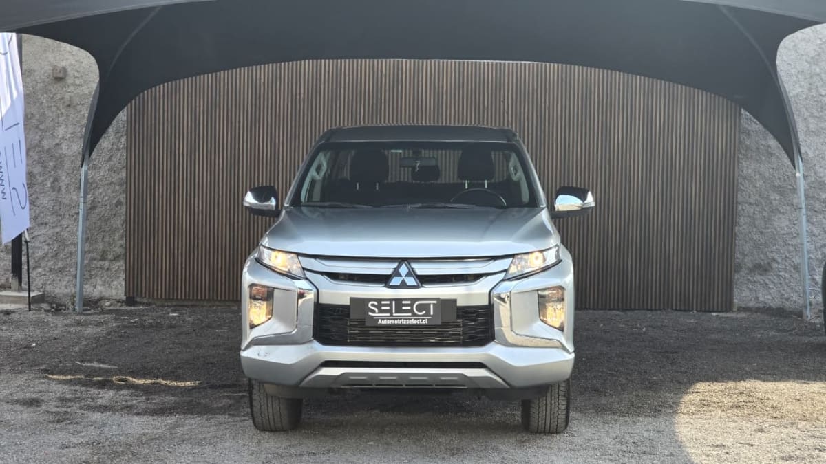 2023 Mitsubishi L200 Katana - Miniatura 4