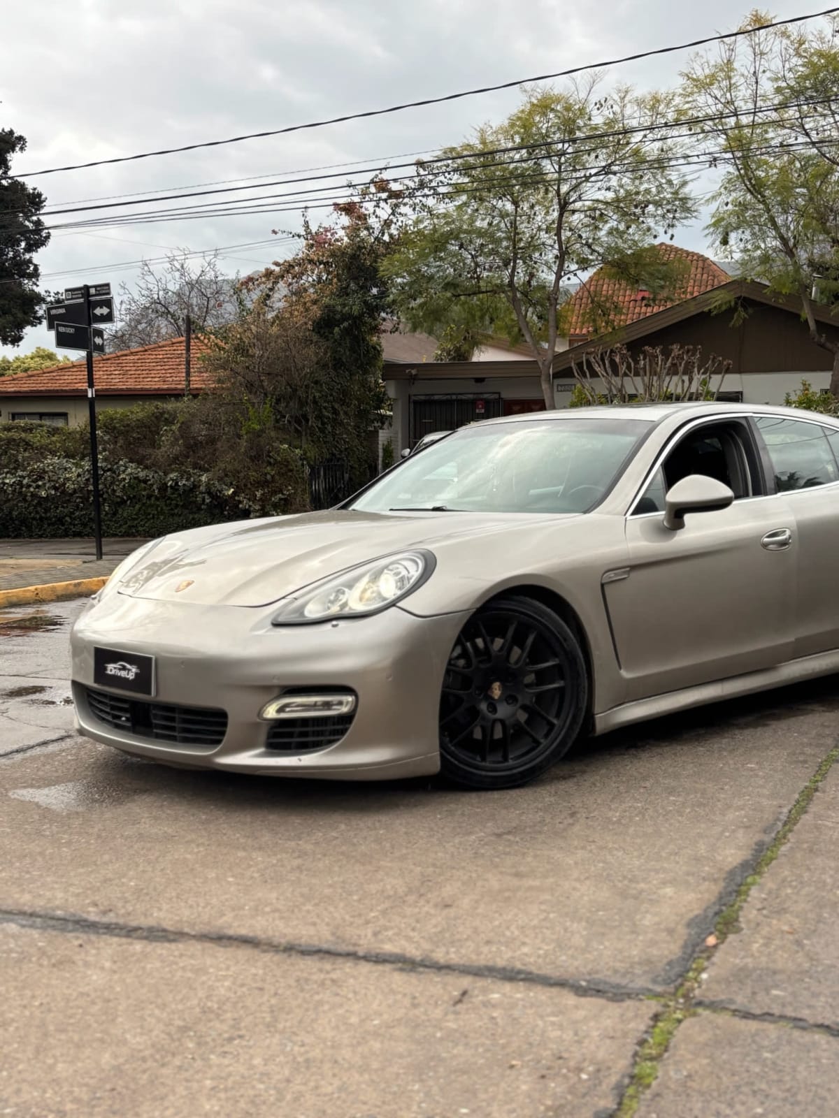 2012 Porsche Panamera - Miniatura 2