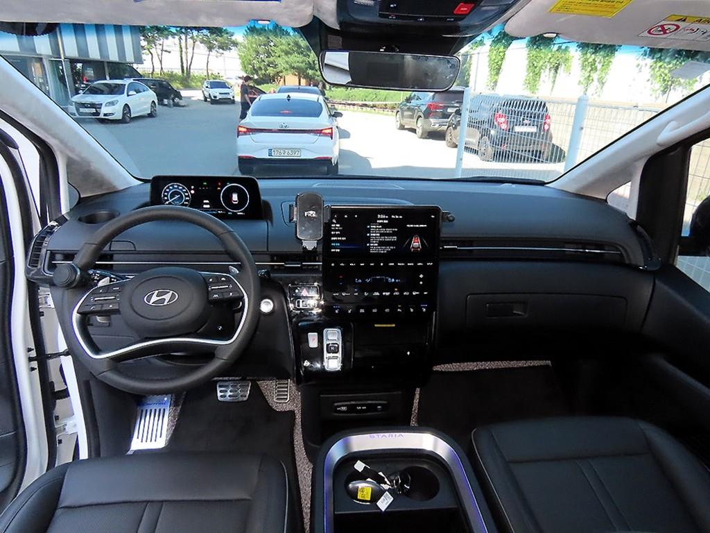 2025 Hyundai Staria Hybrid Blanco - Miniatura 8