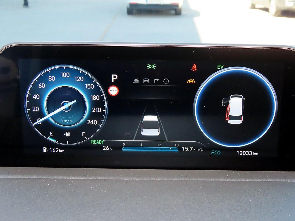 2025 Hyundai Staria Hybrid Blanco - Miniatura 10