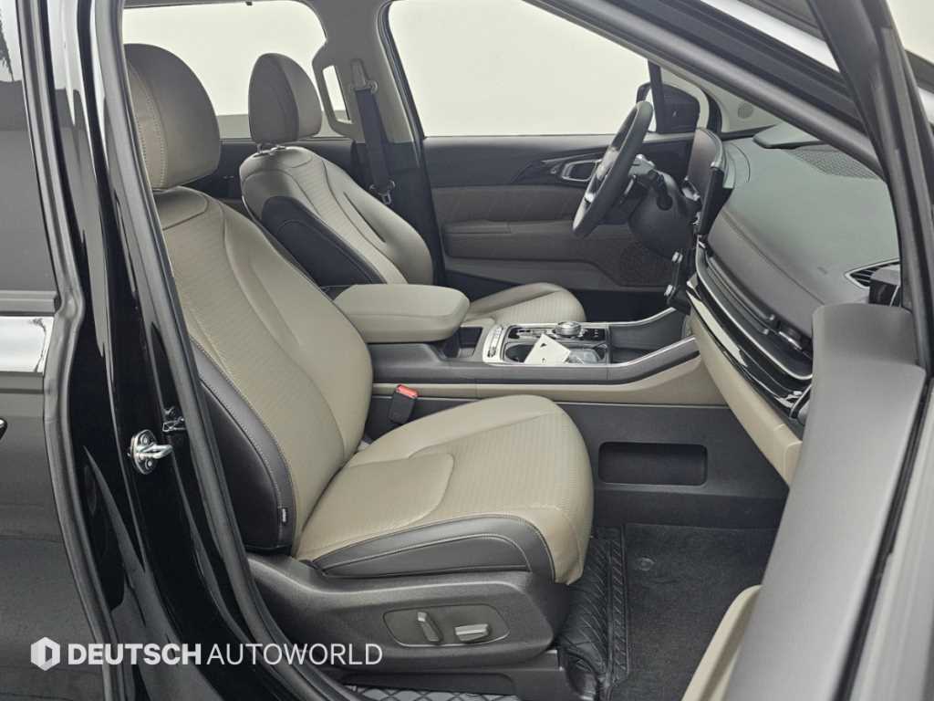 2026 Kia Carnival Hybrid Negro - Miniatura 10