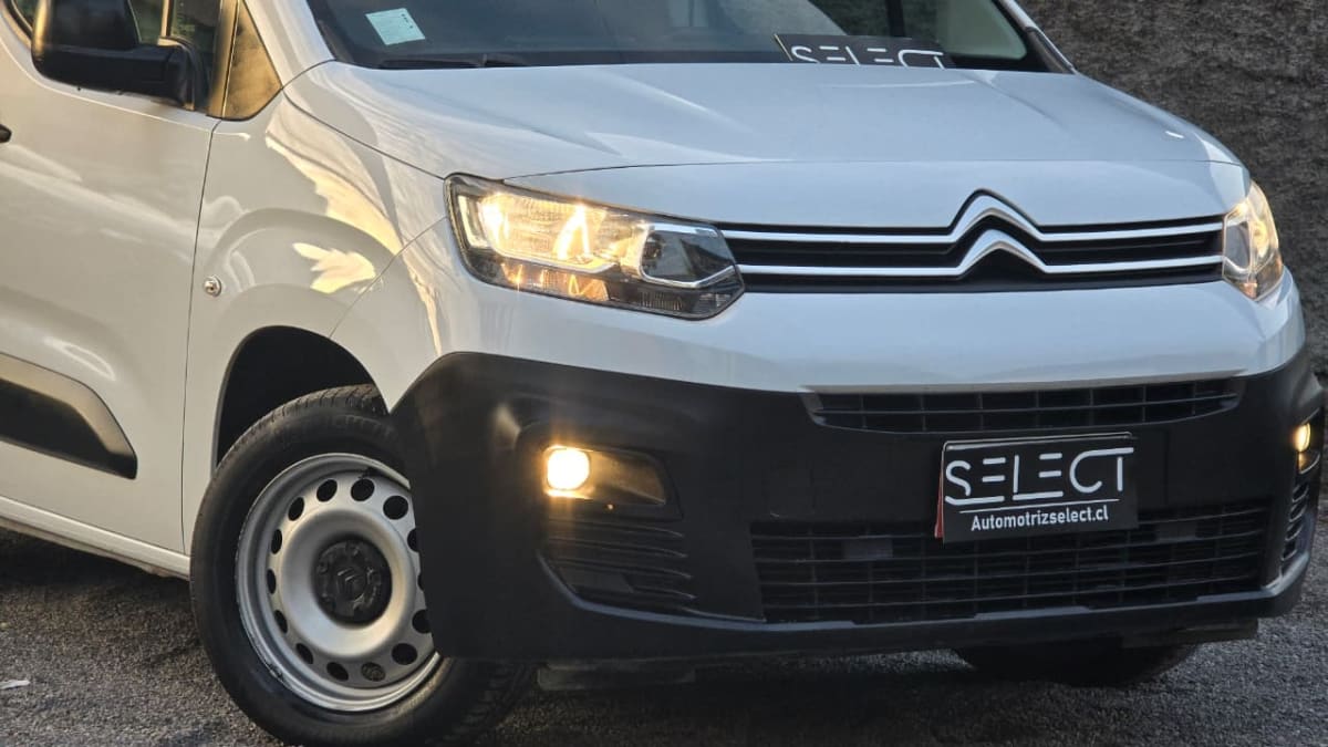 2023 Citroën Berlingo 1.5 - Miniatura 8