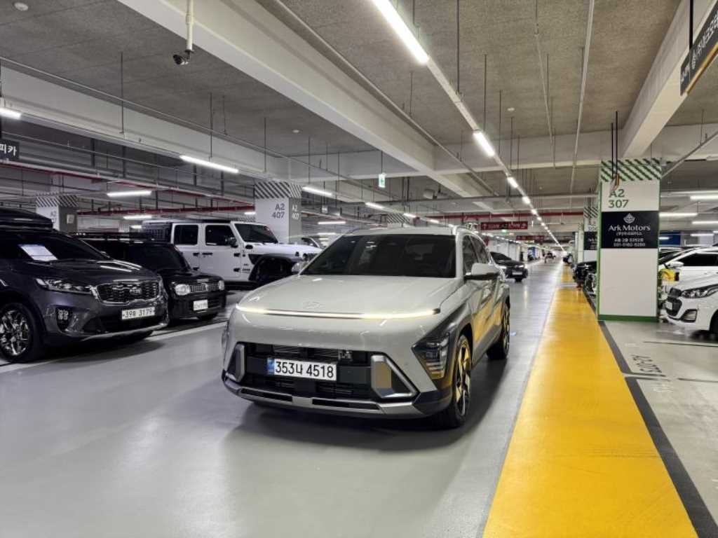 2025 Hyundai Kona New Gris - Imagen 1