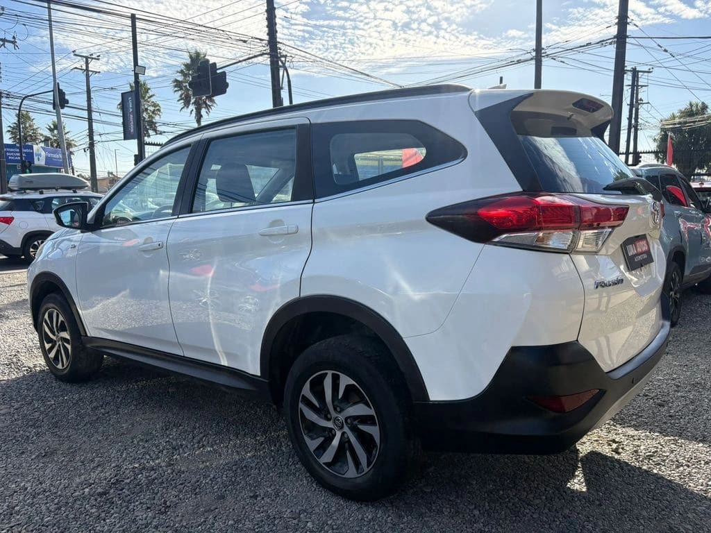 2021 Toyota Rush 1.5 - Miniatura 3
