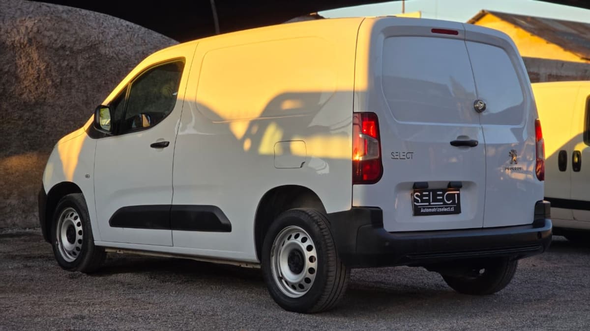 2023 Peugeot Partner 1.5 - Miniatura 10