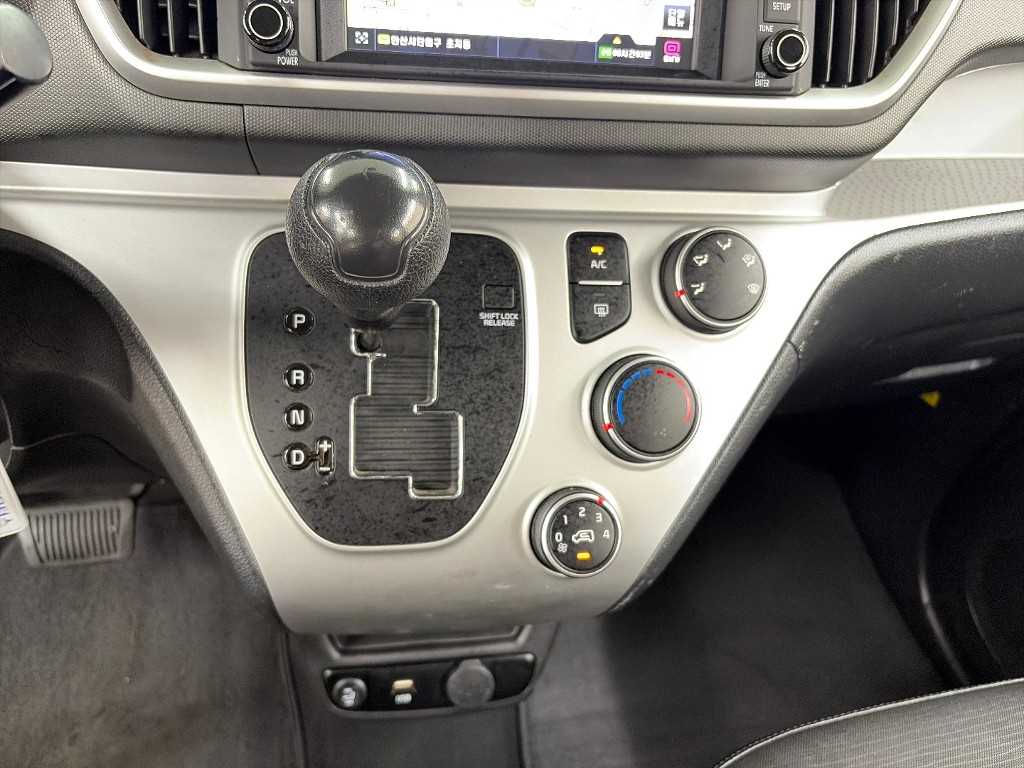 2022 Kia Ray 2 Blanco - Miniatura 8