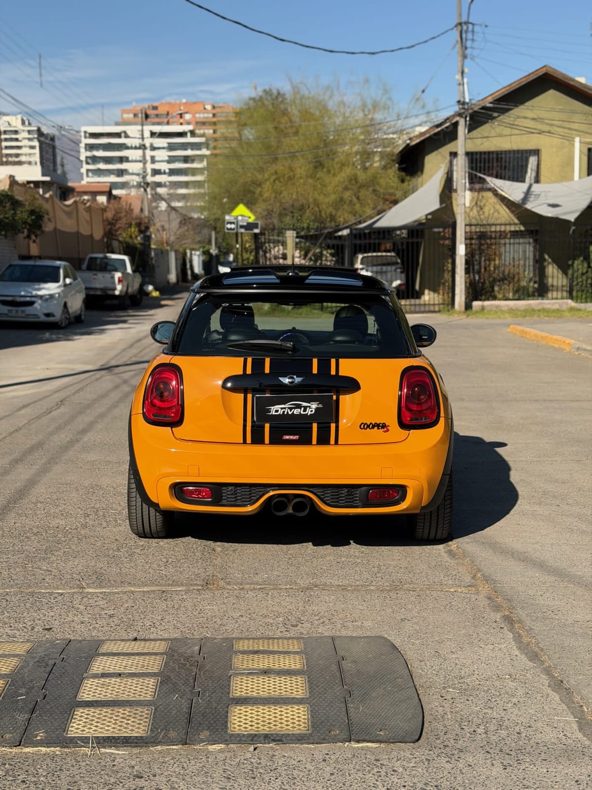 2015 Mini Cooper S - Miniatura 4