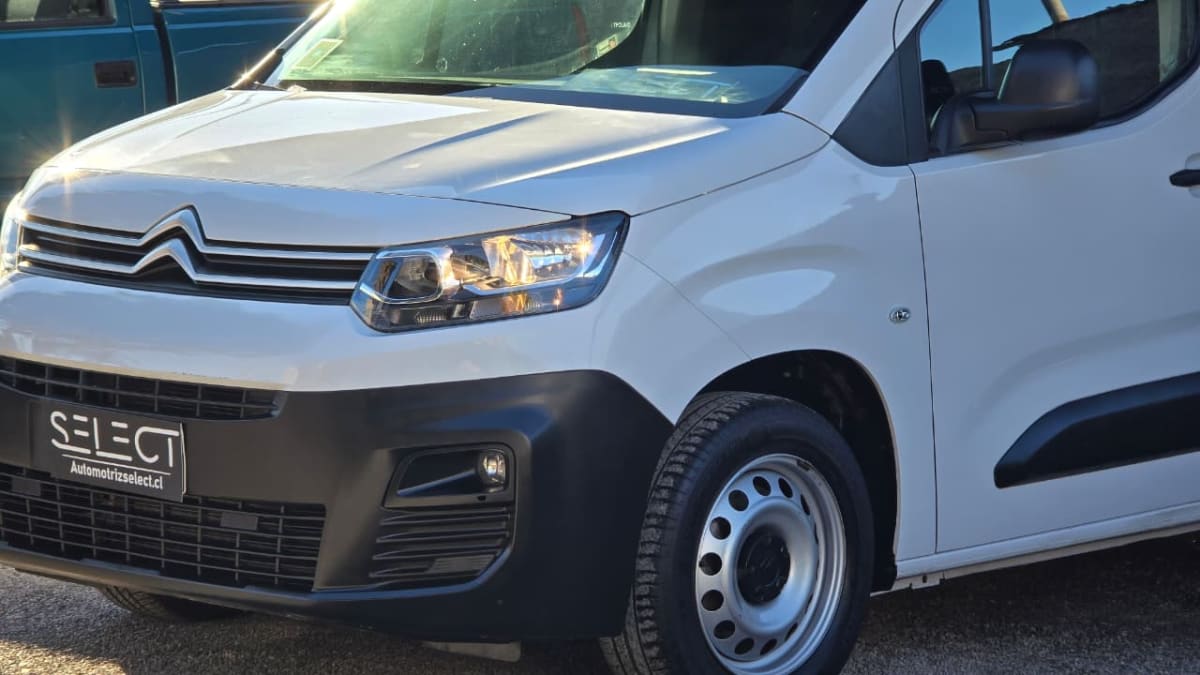 2023 Citroën Berlingo 1.5 - Miniatura 7