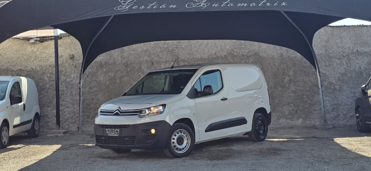 2024 Citroën Berlingo 1.5 - Miniatura 2