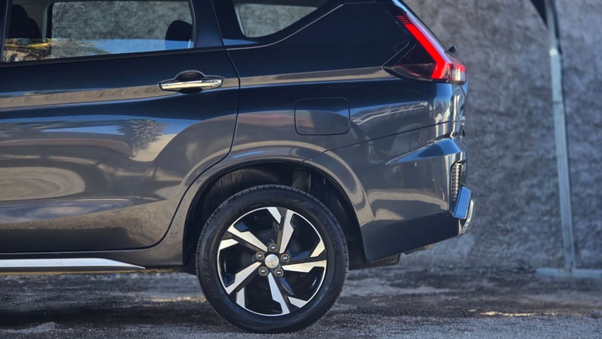 2025 Mitsubishi Xpander 1.5 - Miniatura 8