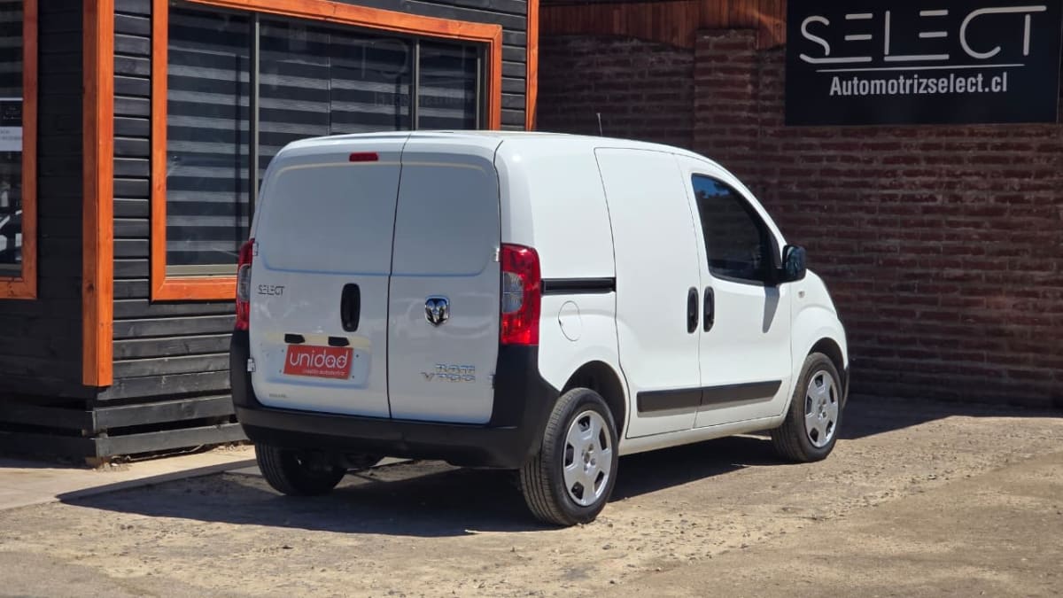 2022 RAM V700 City - Miniatura 7