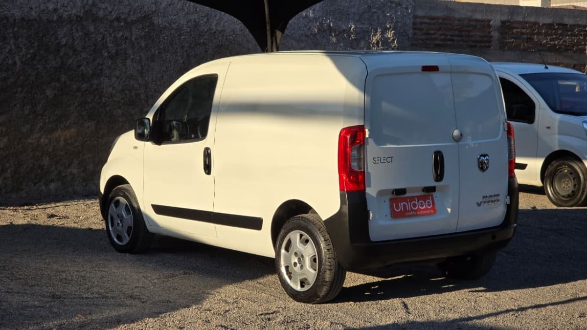 2023 RAM V700 City - Miniatura 10