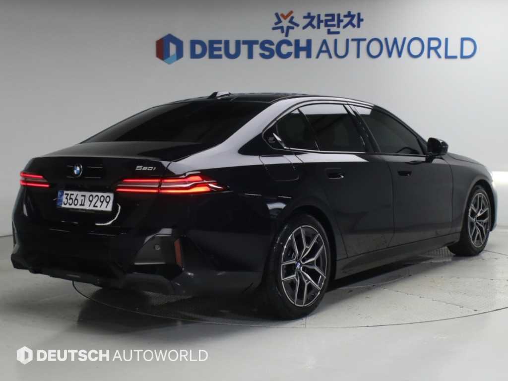 2026 BMW Serie 5 5 Series Ref 416014 Electricity Black - Miniatura 2