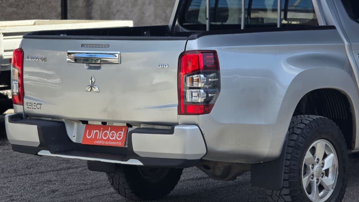 2021 Mitsubishi L200 2.5 - Miniatura 10