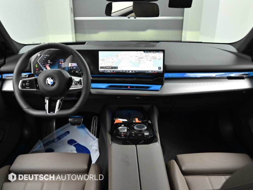 2026 BMW Serie 5 5 Series Ref 416014 Electricity Black - Miniatura 7
