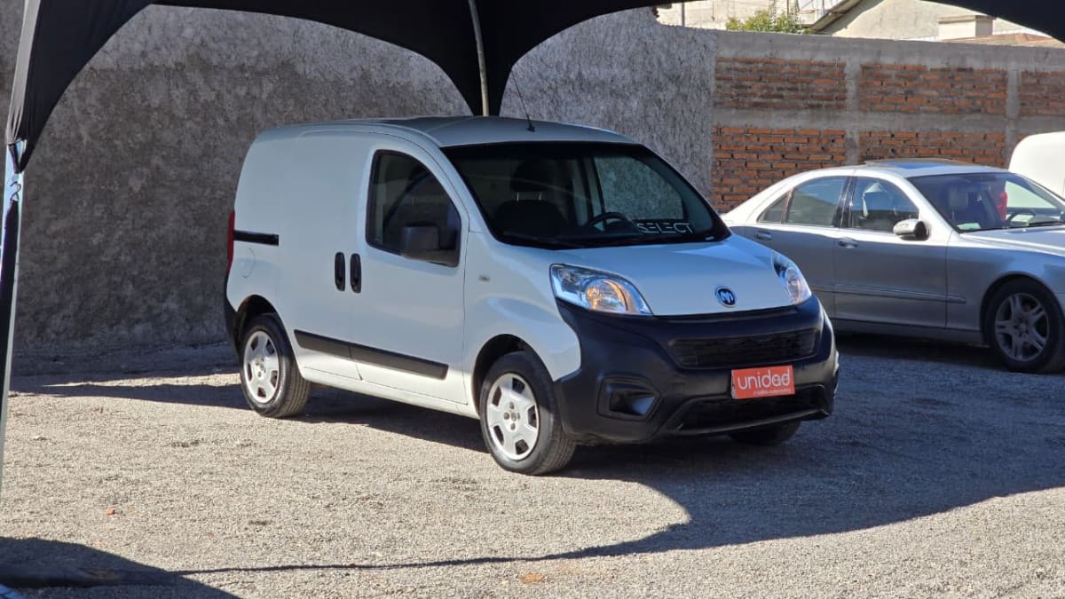 2022 RAM V700 City - Miniatura 3