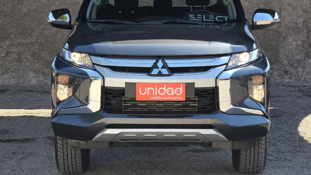 2023 Mitsubishi L200 Katana - Miniatura 3