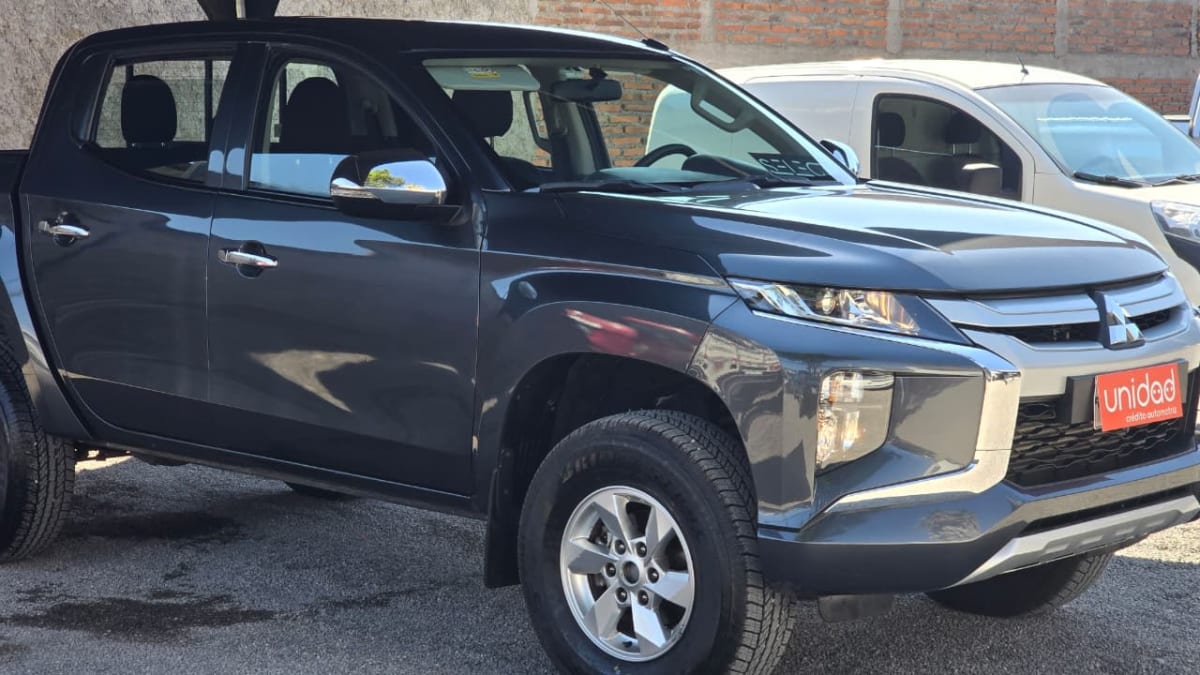 2023 Mitsubishi L200 Katana - Miniatura 6