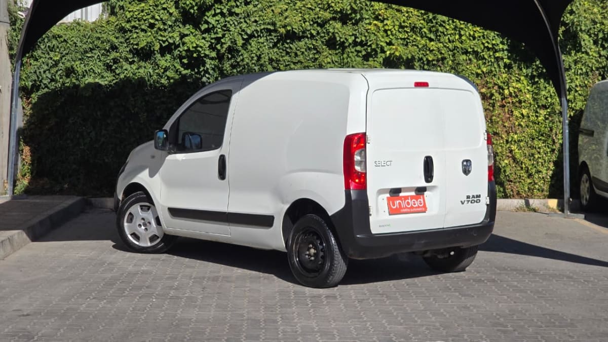 2022 RAM V700 City - Miniatura 8