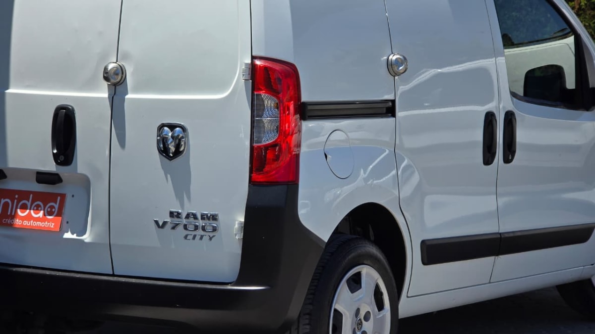 2023 RAM V700 City - Miniatura 10