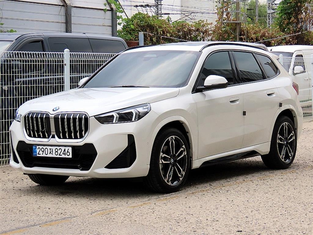2026 BMW X1 Ref 415877 Diesel White - Miniatura 2