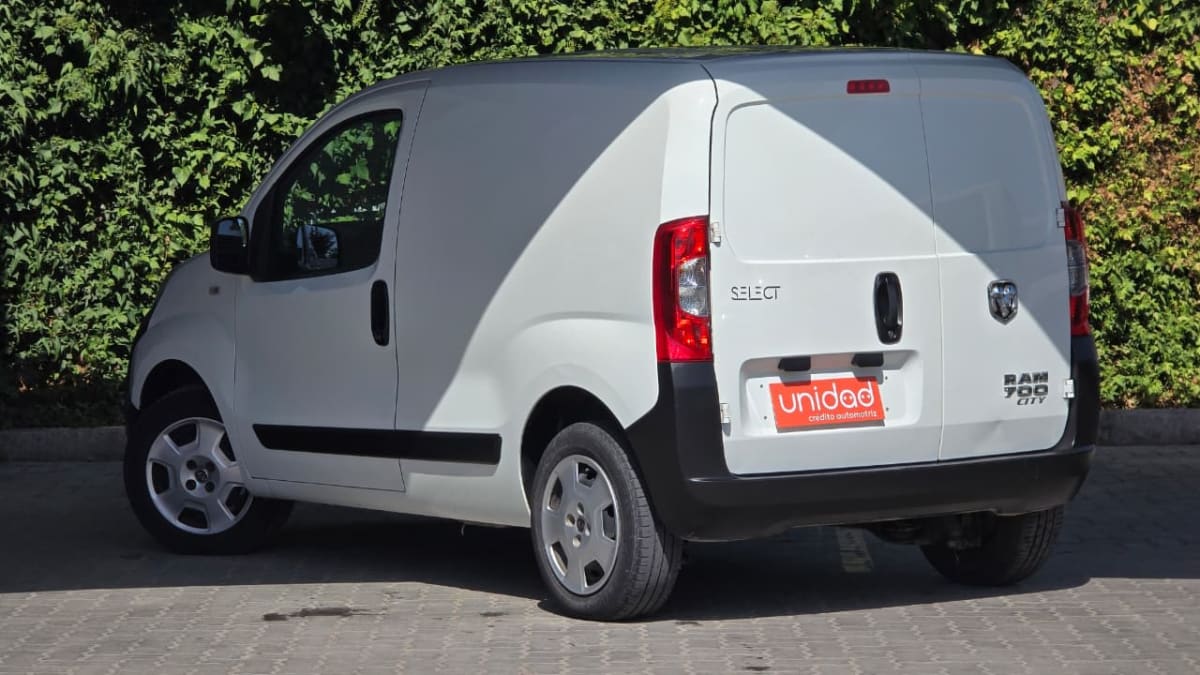 2022 RAM V700 City - Miniatura 8
