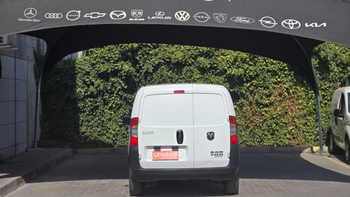 2022 RAM V700 City - Miniatura 9