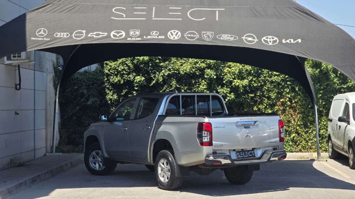 2023 Mitsubishi L200 2.4 - Miniatura 8