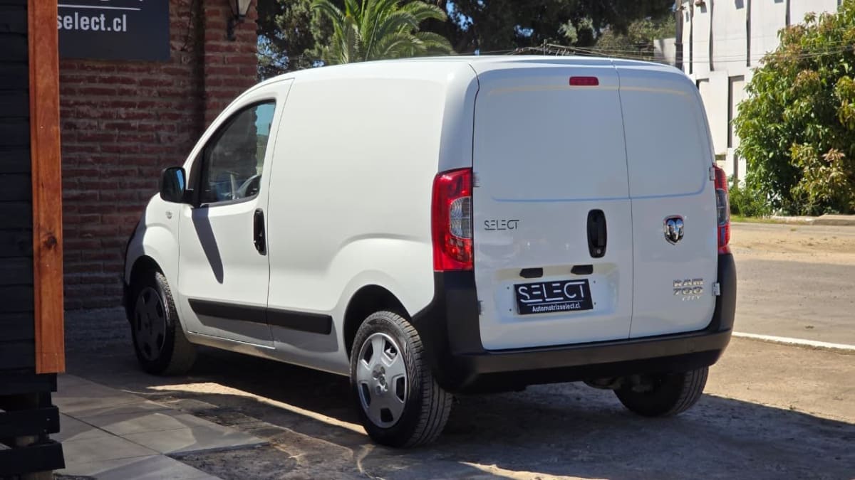 2022 RAM V700 City - Miniatura 8
