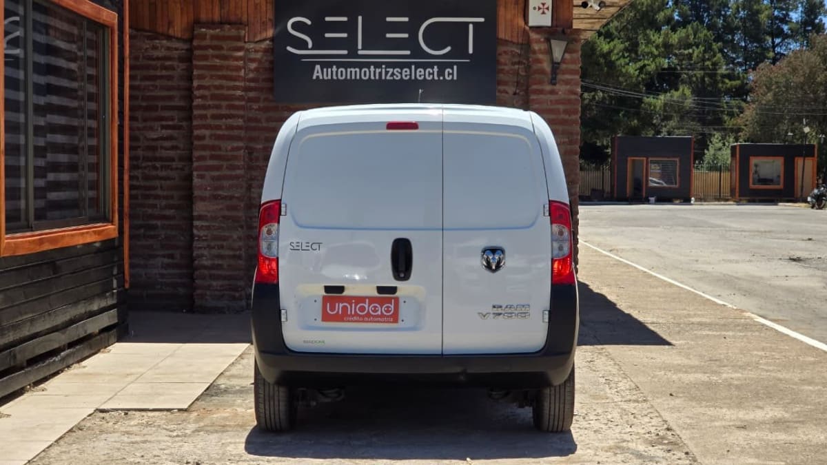 2022 RAM V700 City - Miniatura 7