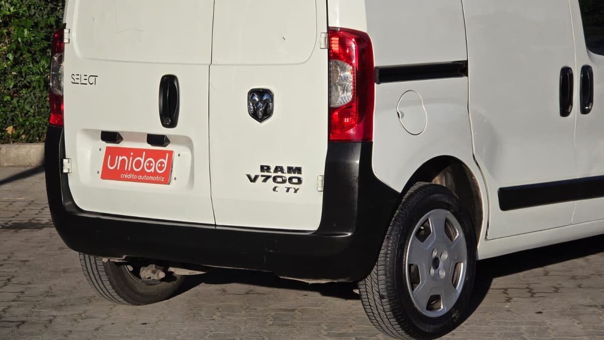 2022 RAM V700 City - Miniatura 9