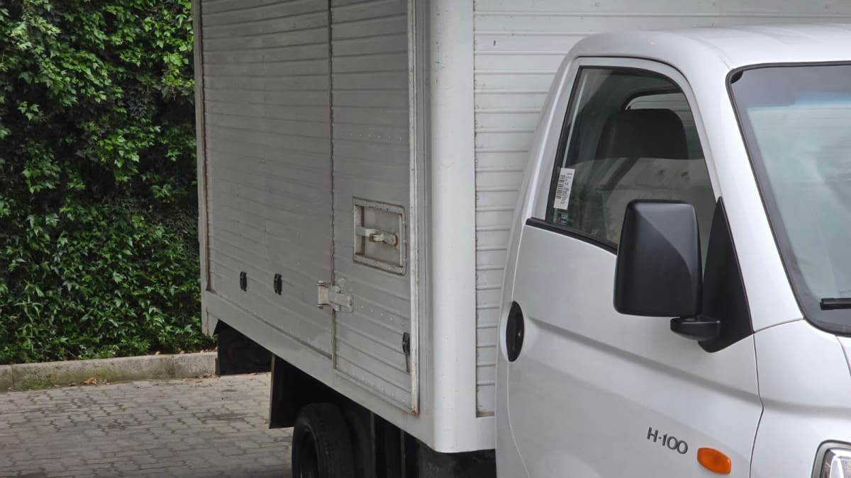 2022 Hyundai Porter - Miniatura 10