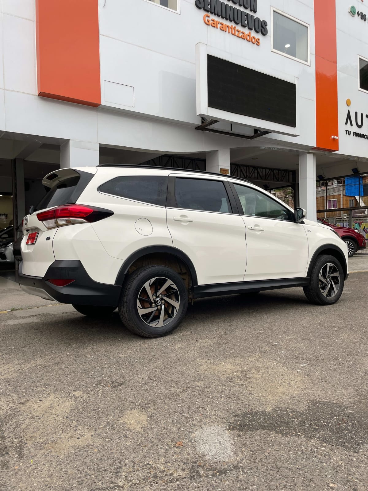 2022 Toyota RUSH 1.5 - Miniatura 4