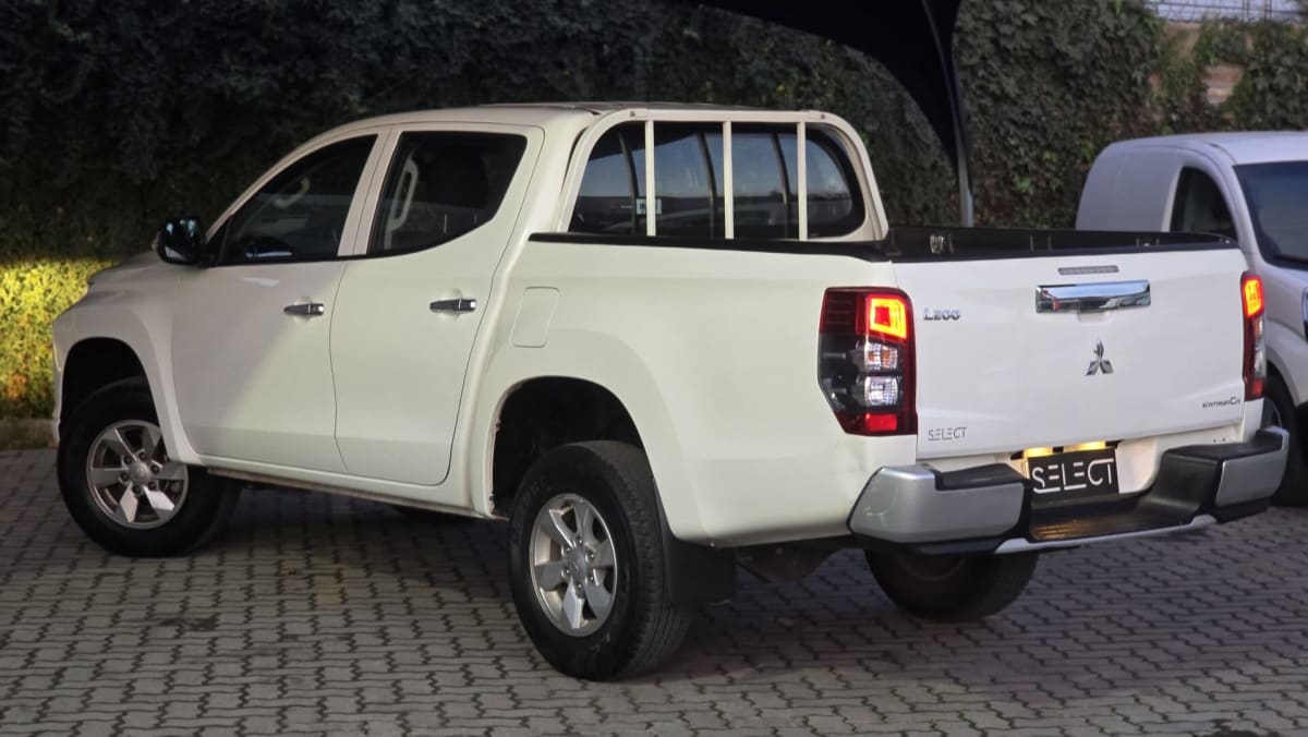 2023 Mitsubishi L200 2022 - Miniatura 10