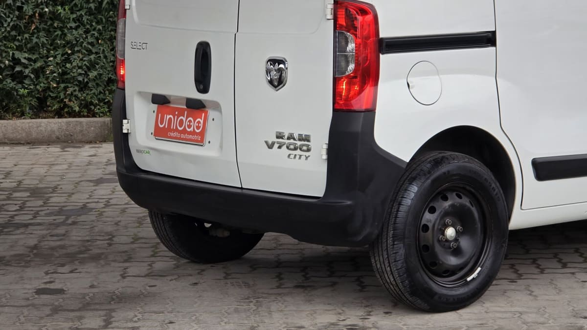 2022 RAM V700 City - Miniatura 10