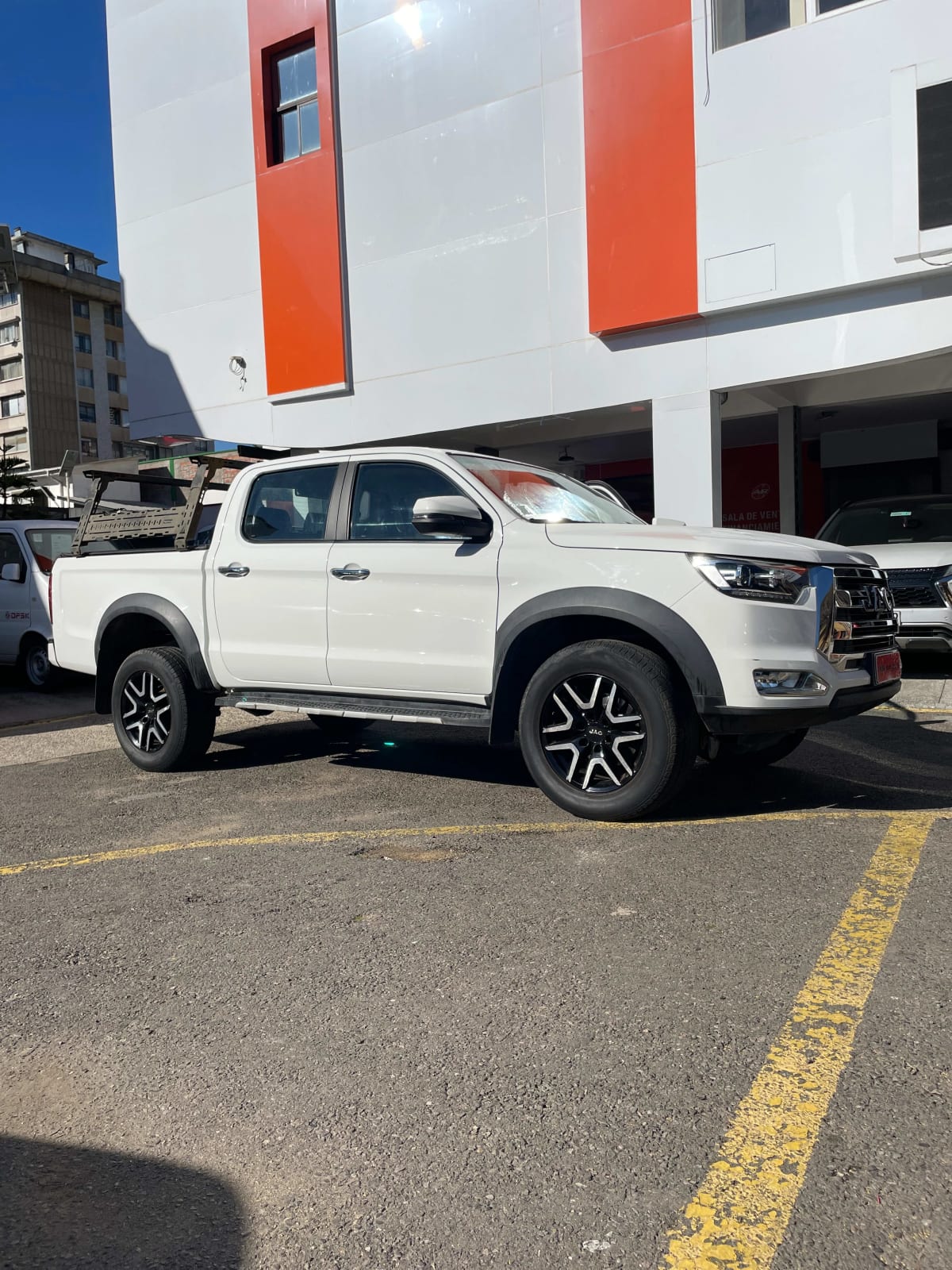 2023 JAC T8 XE - Miniatura 2