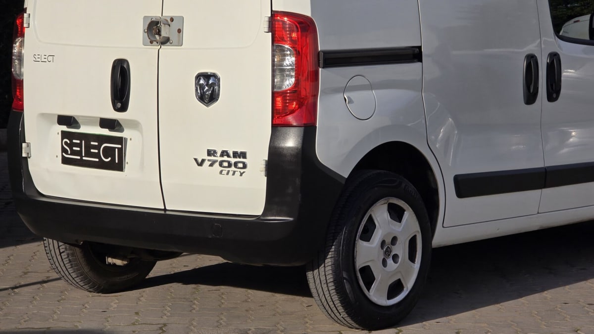 2022 RAM V700 City - Miniatura 9