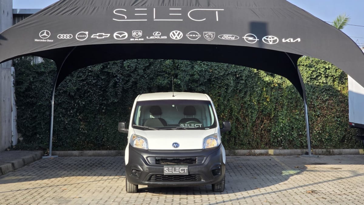 2022 RAM V700 City - Miniatura 4