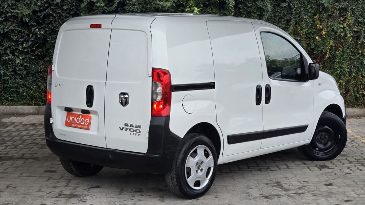 2022 RAM V700 City - Miniatura 8