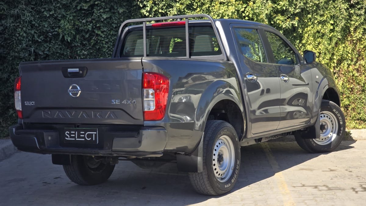 2021 Nissan Navara NP300 - Miniatura 7